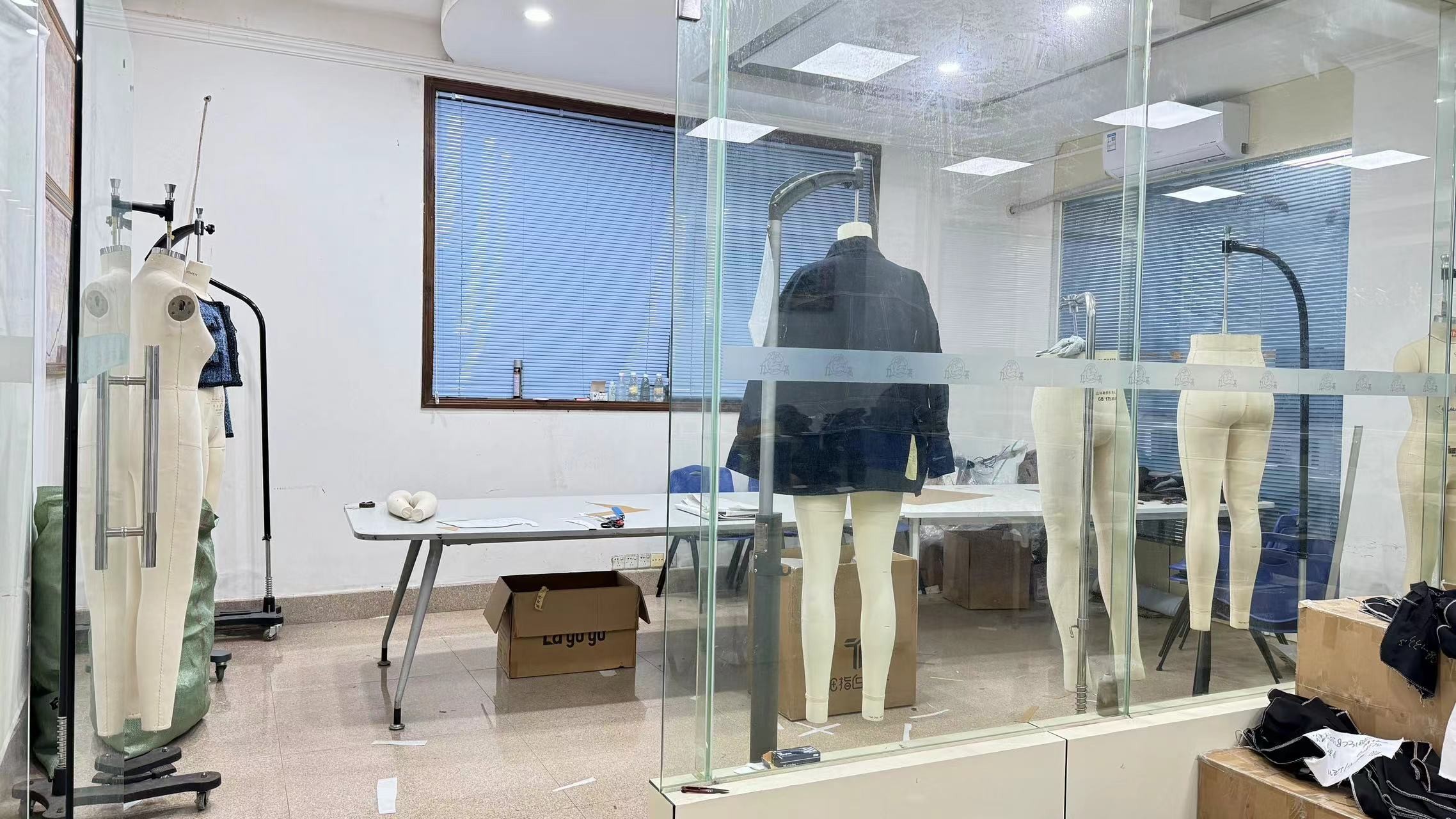 Guangdong Shunde Leka Clothing Design Co., Ltd factory production line