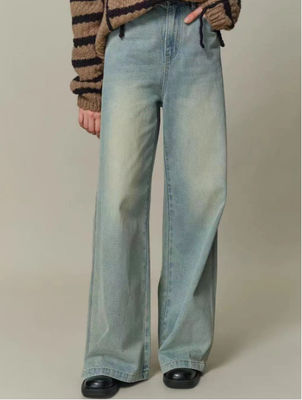 Loose-fit wide-leg design with mid-high waist