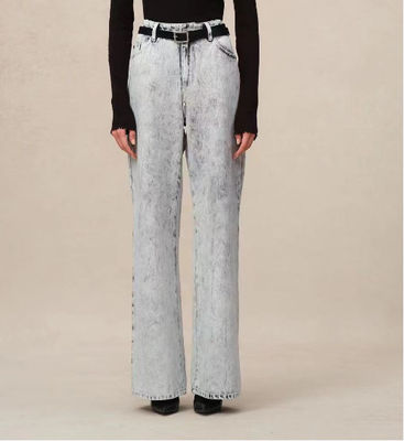 Loose-fit wide-leg design with a mid-high waist
