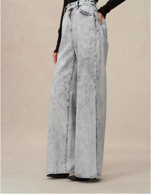Loose-fit wide-leg design with a mid-high waist