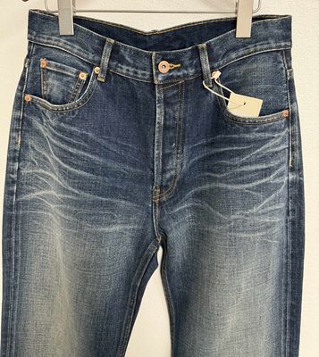 Mid High Waist Cut Denim Bottom For A Universally Flattering Fit