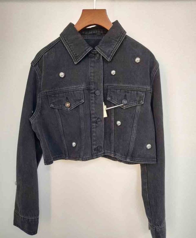 Vintage Elegance Cropped Denim Jacket Trendy Edgy Look For Various Outfits